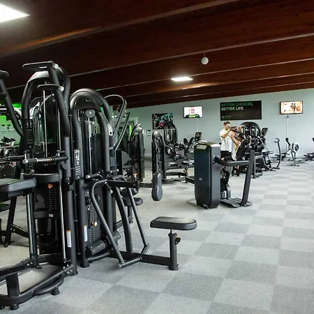 Отель Station - Free Off-site Health Club Access With Pool, Sauna, Steam & Gym Уиндермир