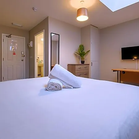 Hotel Station - Free Off-site Health Club Access With Pool, Sauna, Steam & Gym