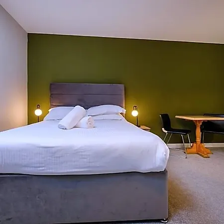 Station - Free Off-site Health Club Access With Pool, Sauna, Steam & Gym