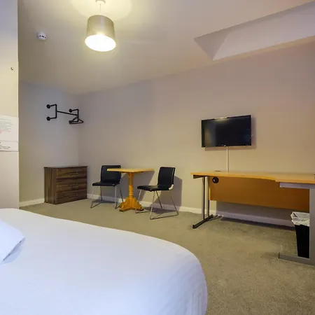 Station - Free Off-site Health Club Access With Pool, Sauna, Steam & Gym