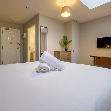 Hotel Station - Free Off-site Health Club Access With Pool, Sauna, Steam & Gym
